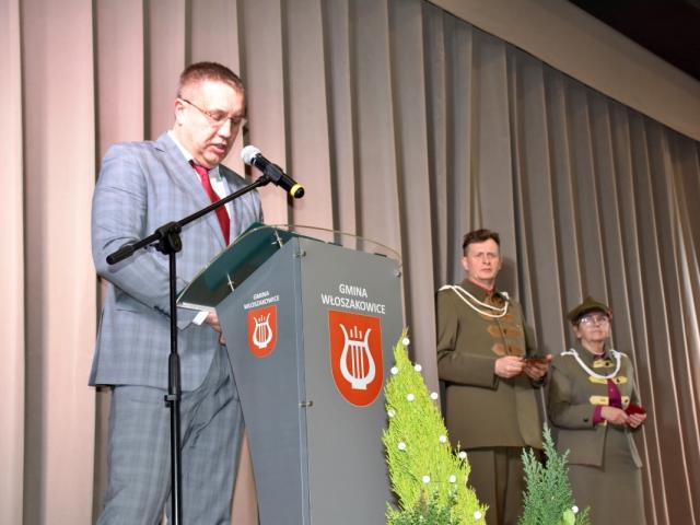 Leszczyński historyk Damian Szymczak przedstawia odznaczonych członków bukówieckiego Towarzystwa Gimnastycznego „Sokół”