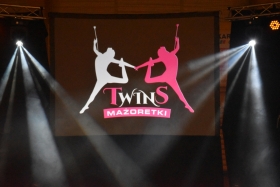 Logo Mażoretek „Twins” wyświetlone na ekranie